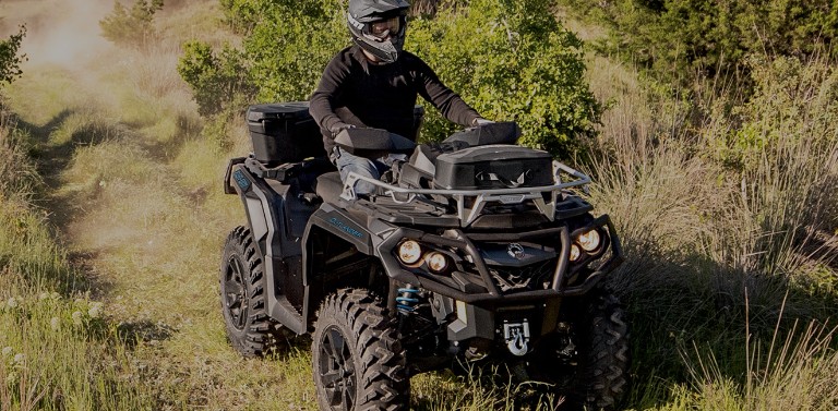 Can-Am ATV s příslušenstvím